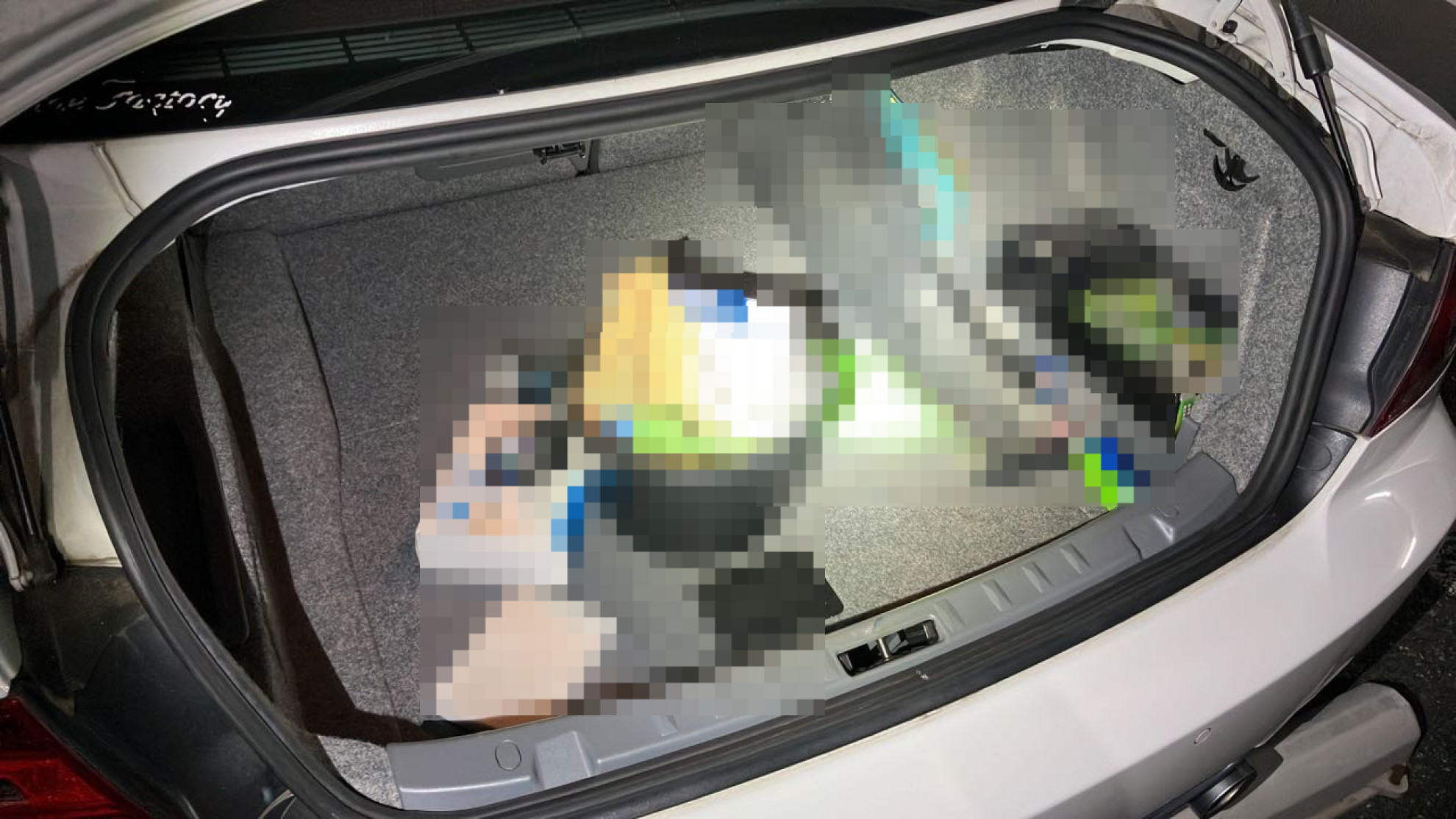 内装トランク