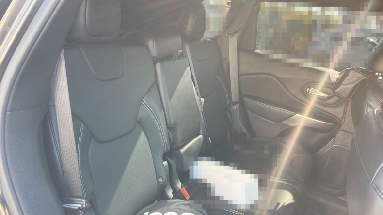 内装後方シート