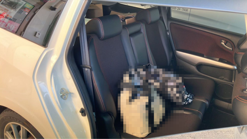 内装後方シート