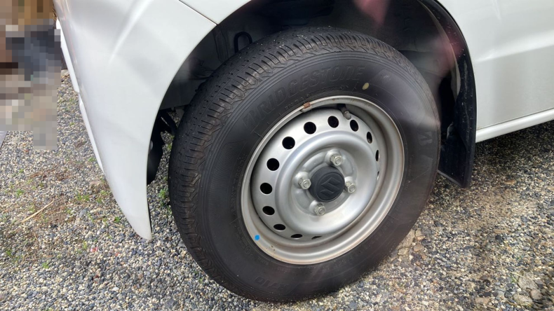 タイヤホイール前