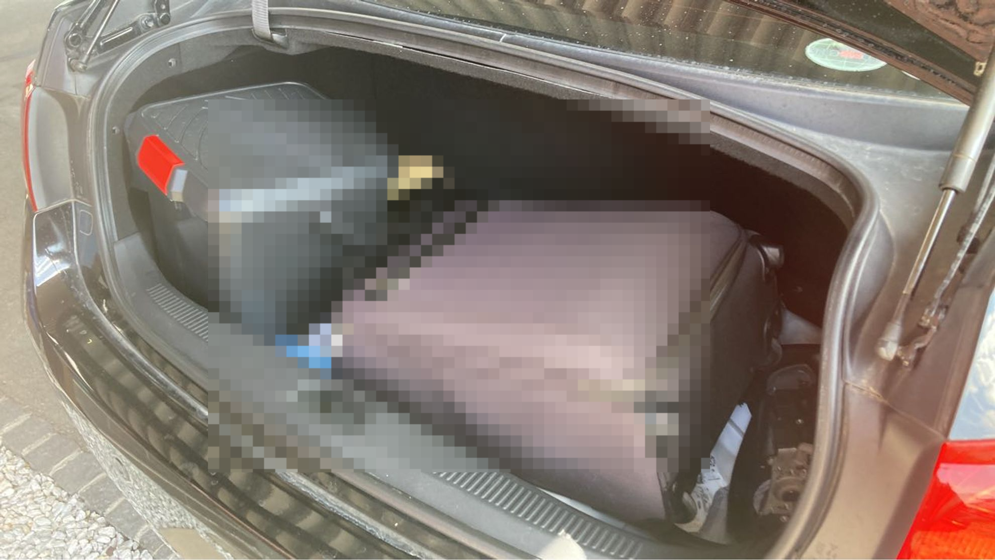 内装トランク