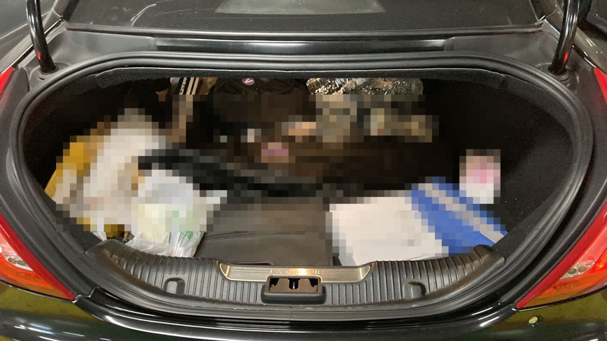 内装トランク