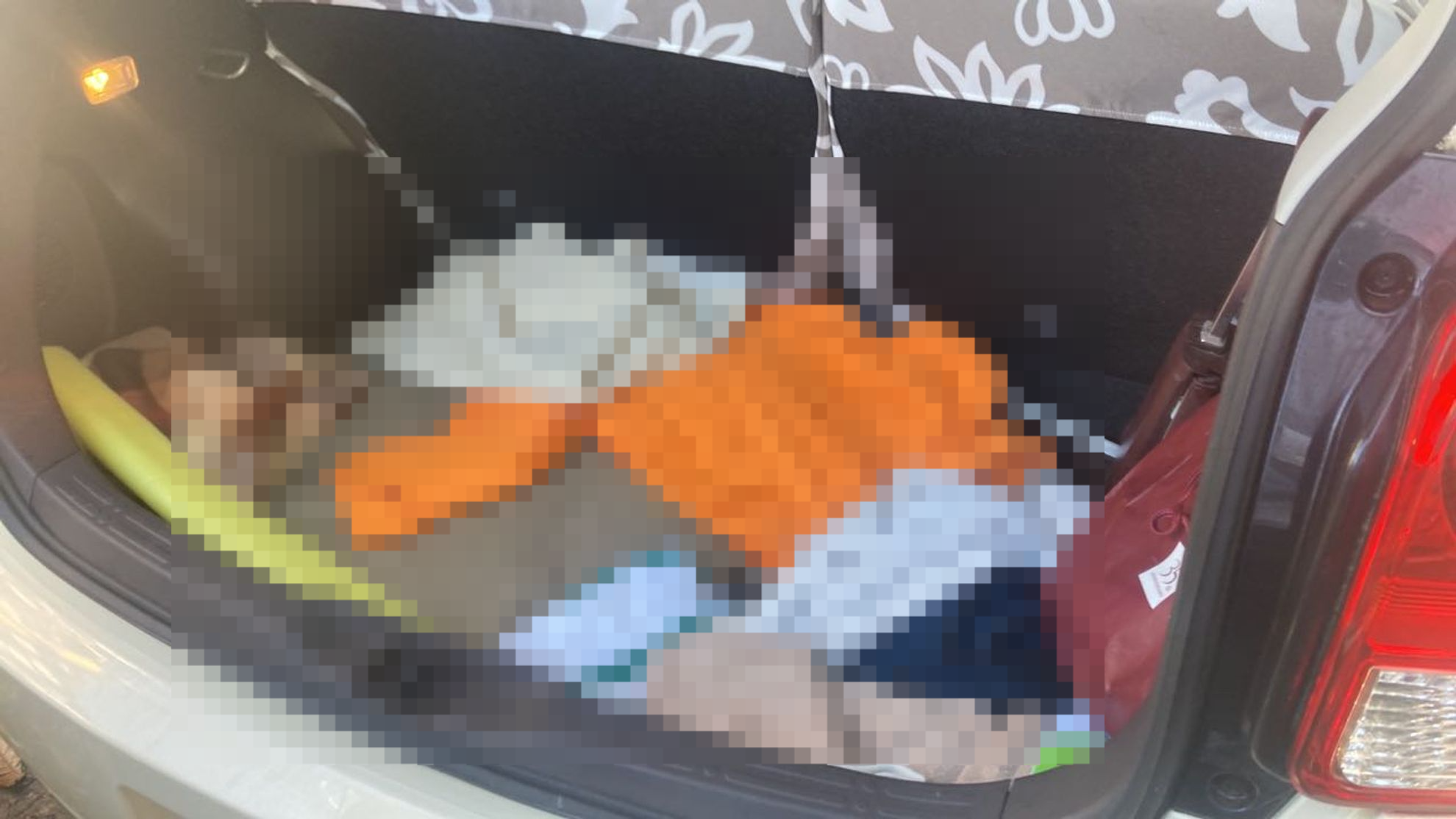 内装トランク