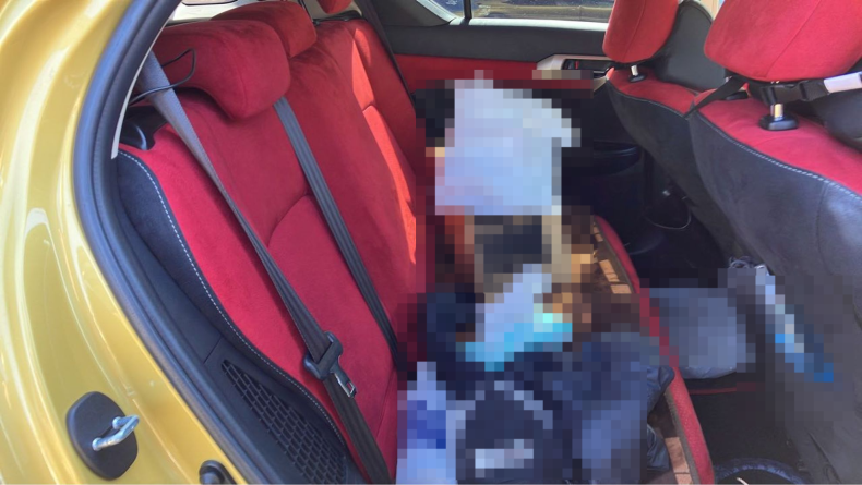 内装後方シート