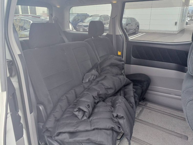 内装後方シート