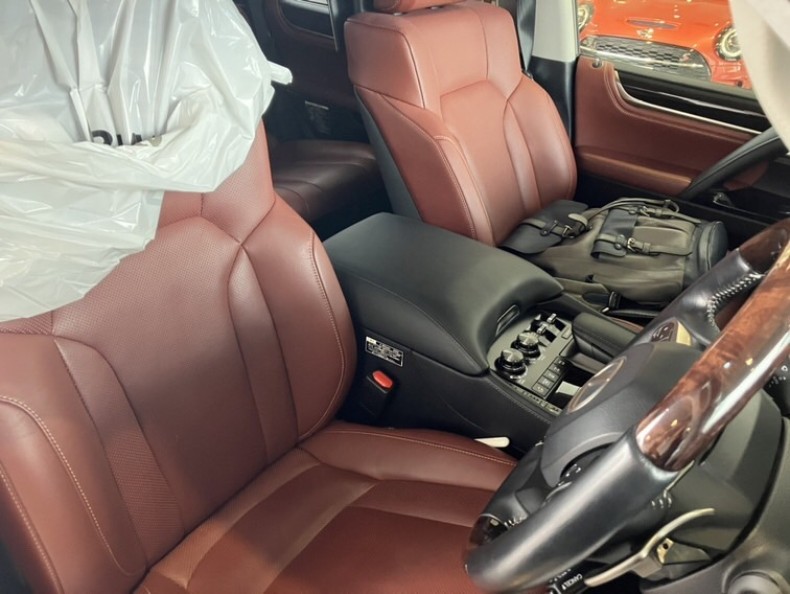 内装前方シート