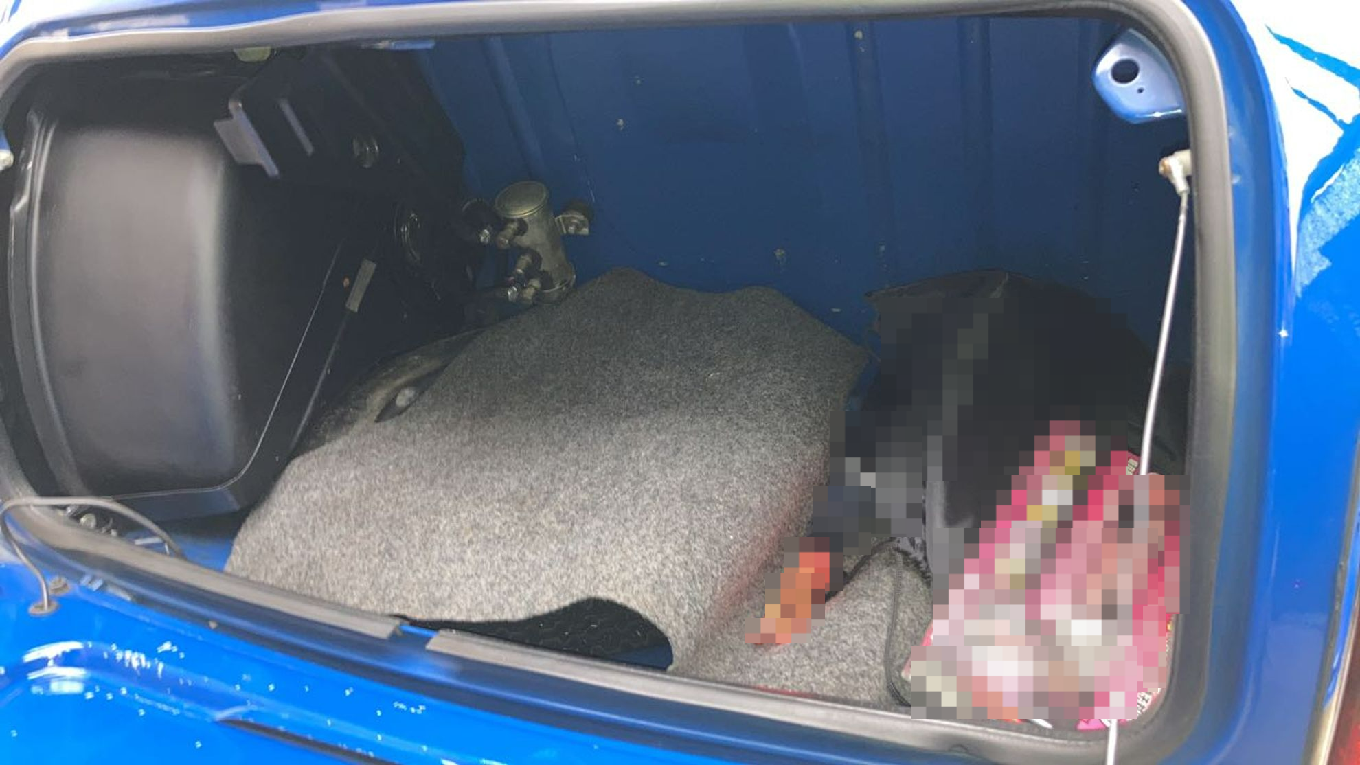 内装トランク