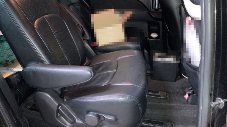 内装後方シート