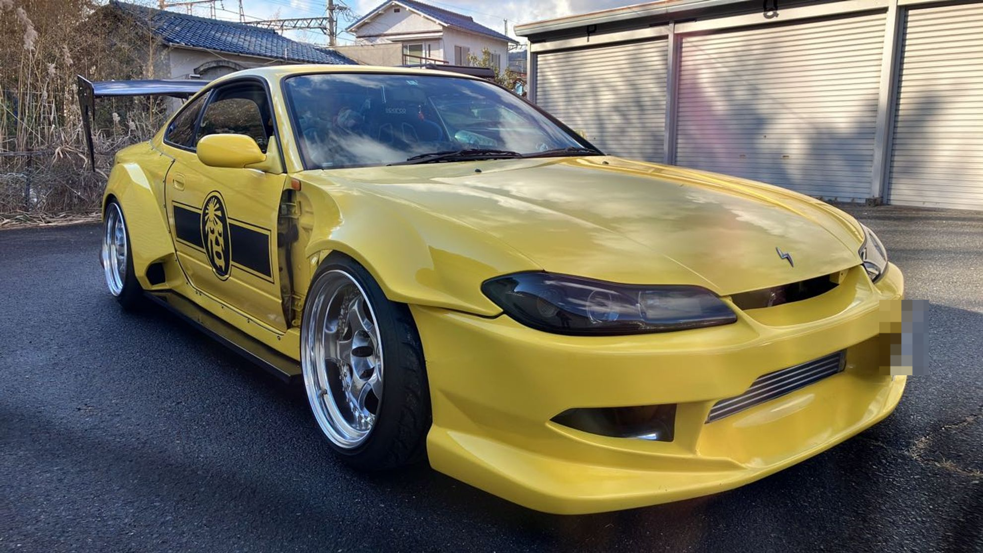 外装右前