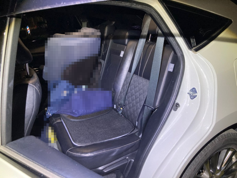 内装後方シート