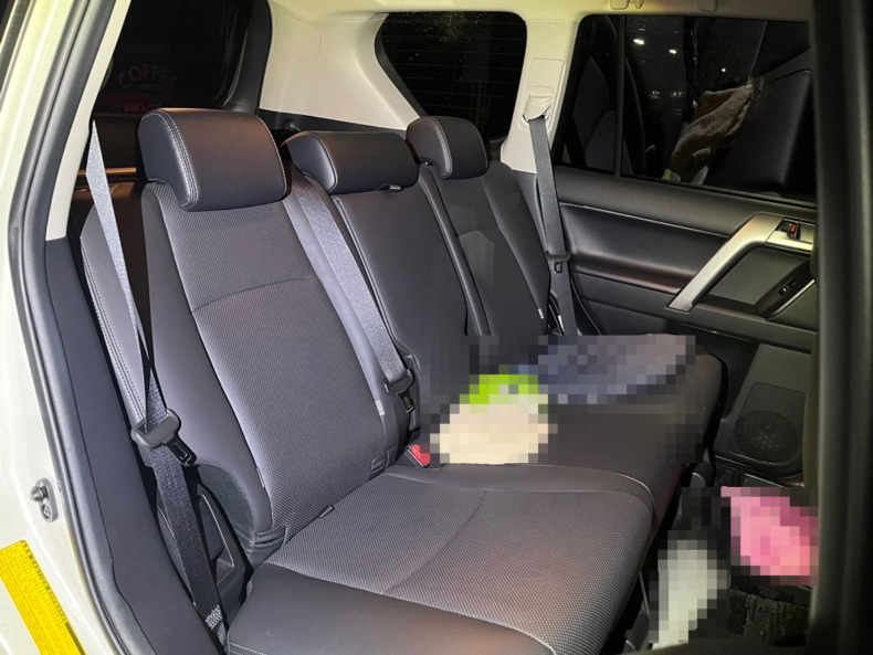 内装後方シート