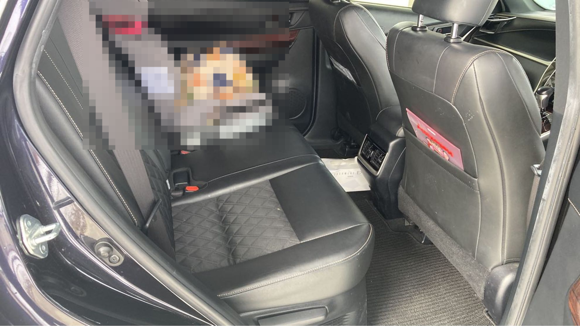 内装後方シート