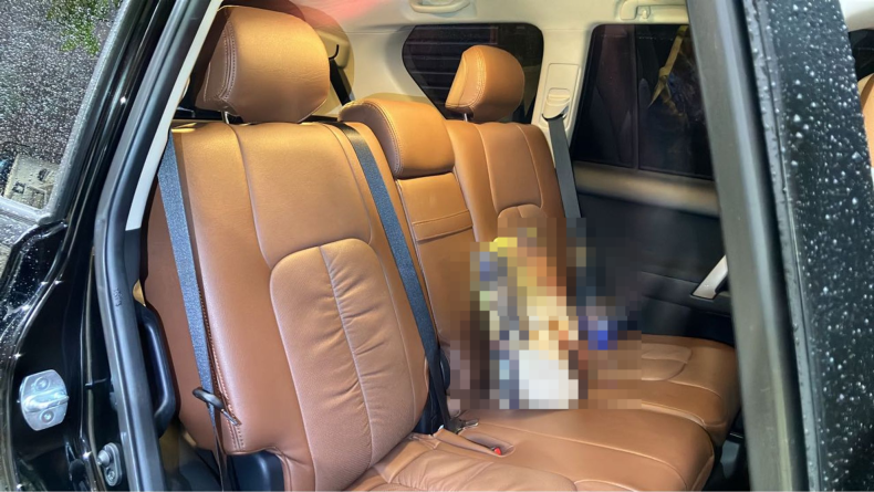 内装後方シート