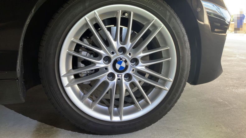 タイヤホイール前