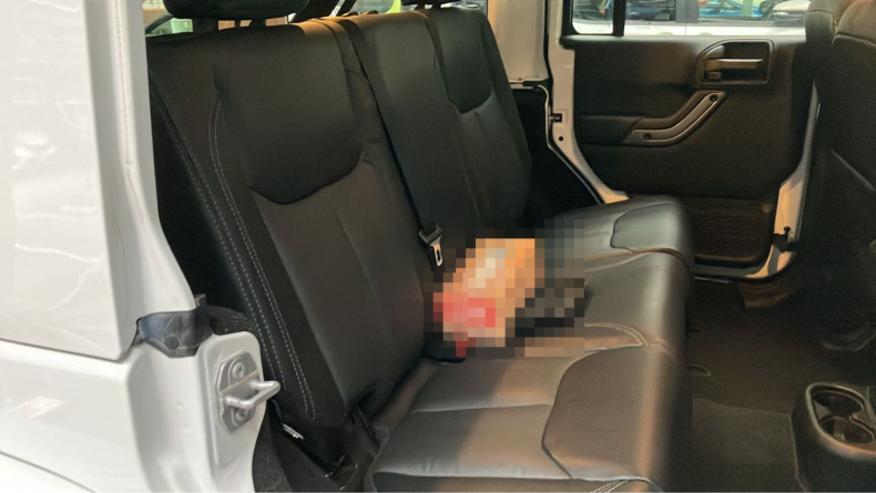 内装後方シート