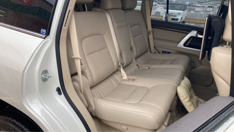 内装後方シート