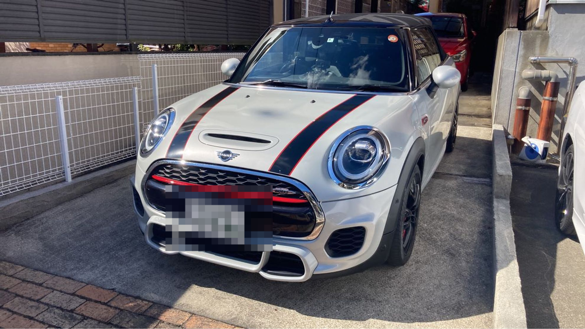 car_main_img