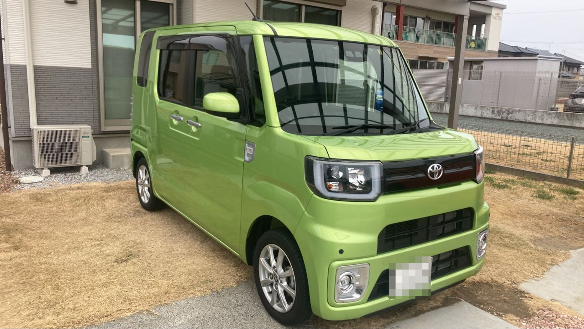 外装右前