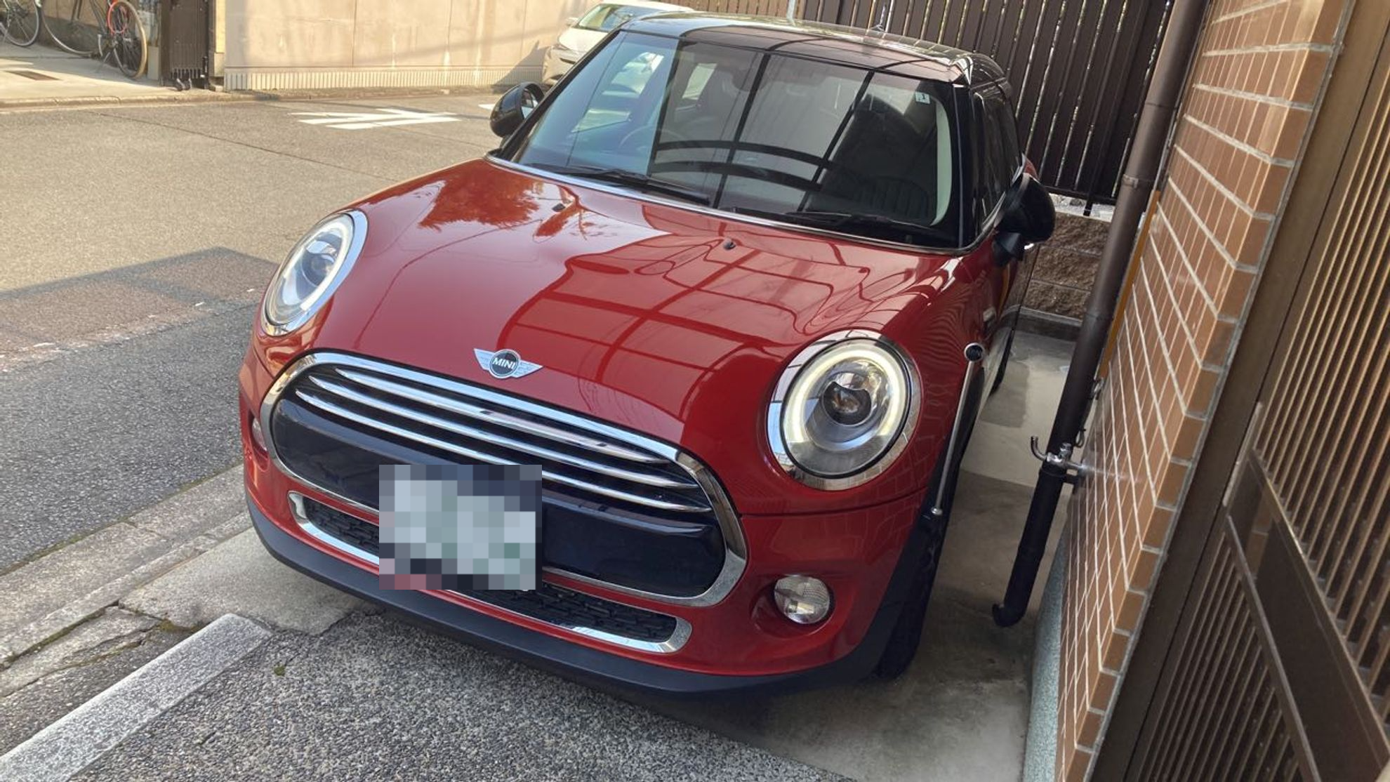 car_main_img