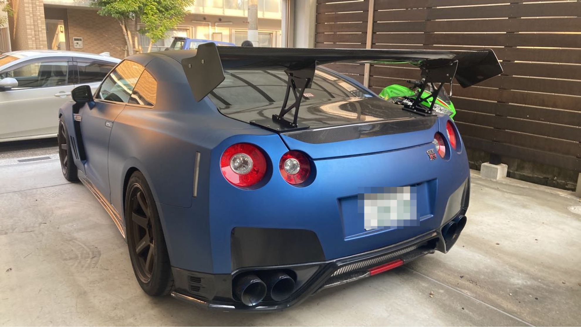 外装左後方