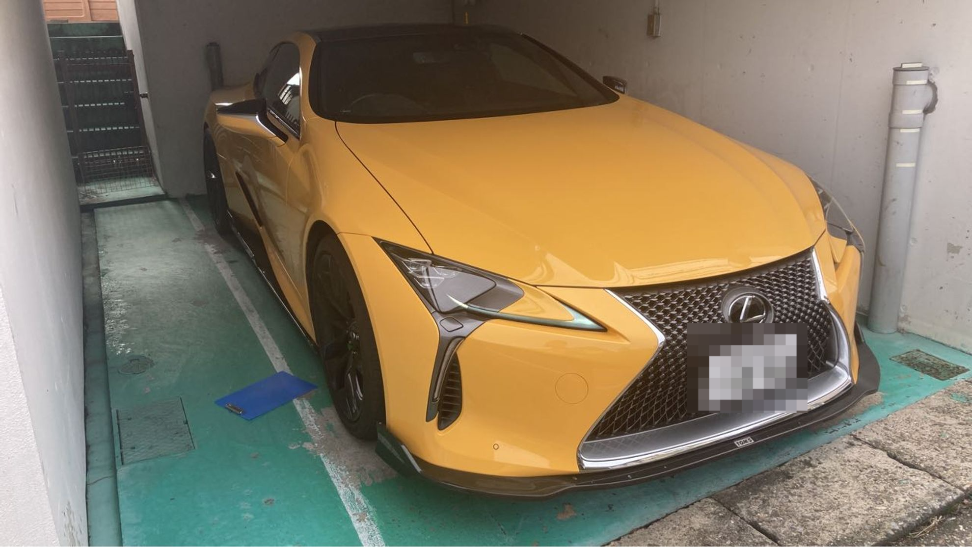 外装右前