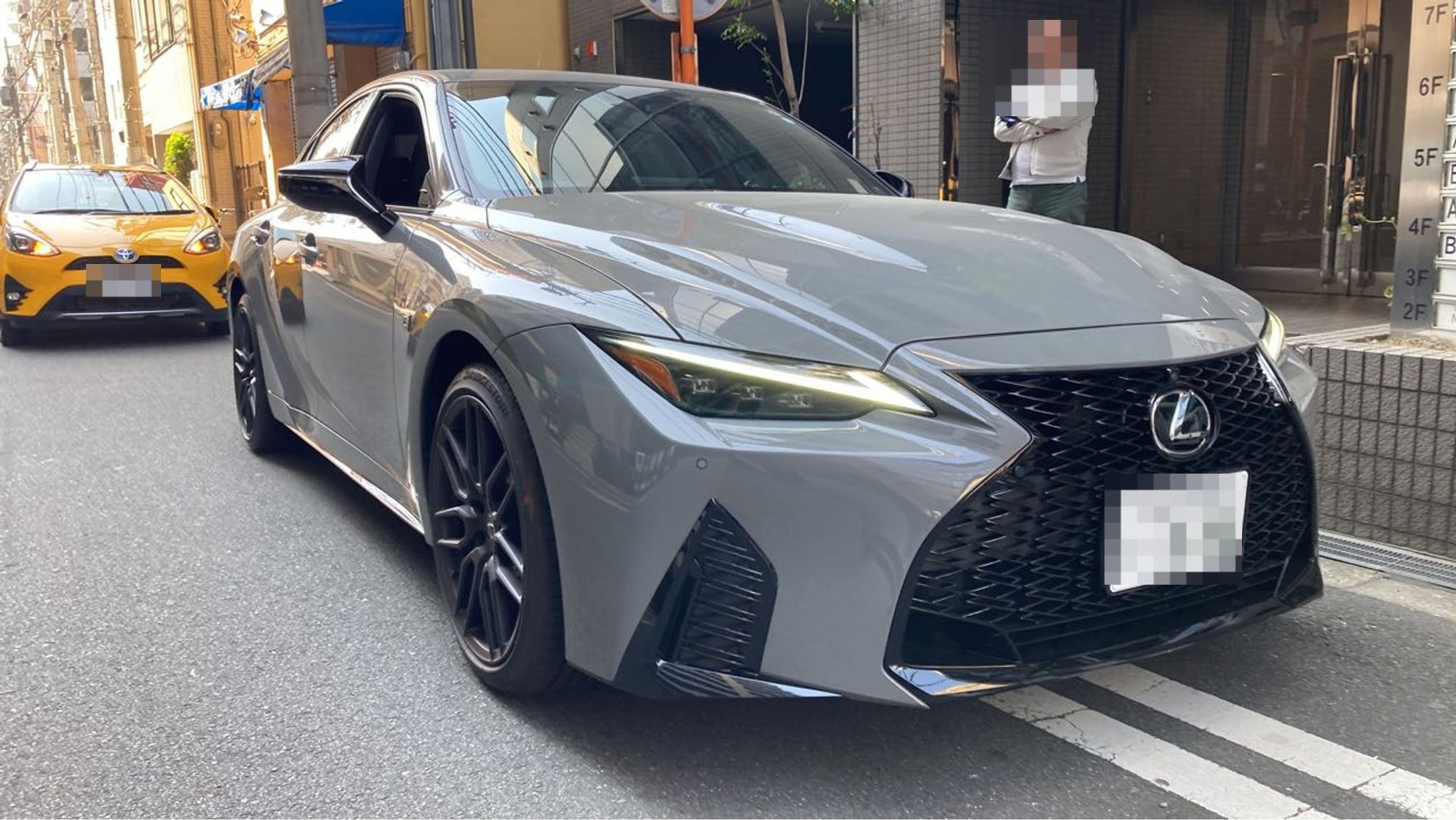 外装右前