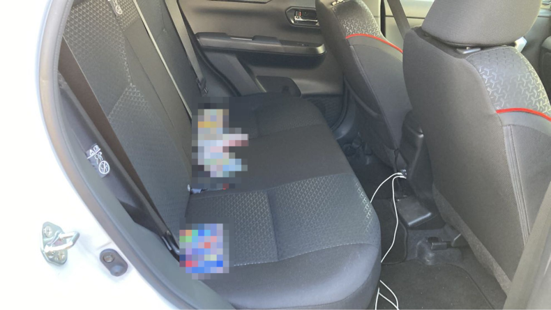 内装後方シート