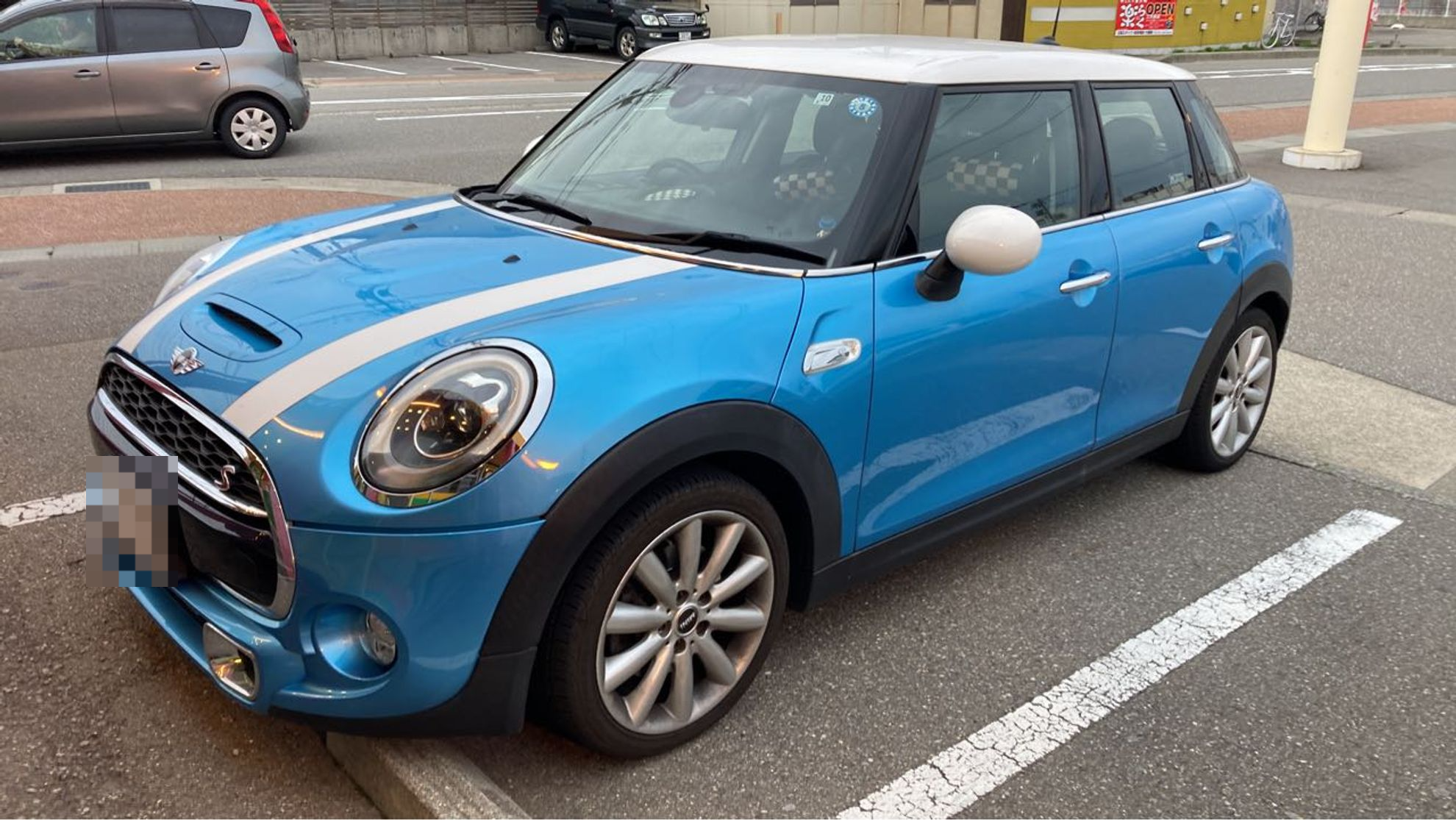 car_main_img
