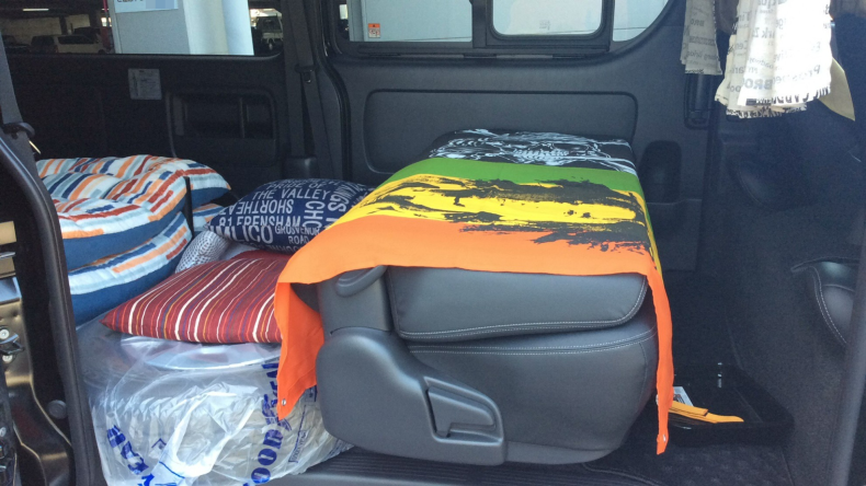 内装後方シート