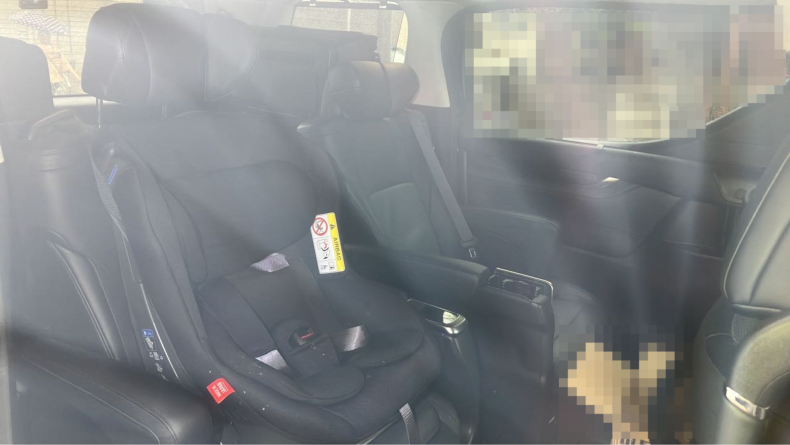 内装後方シート