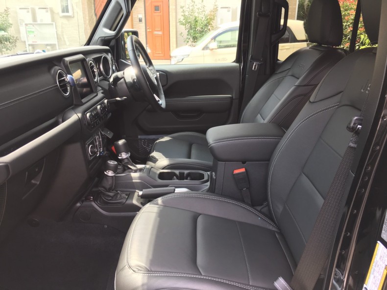 内装前方シート