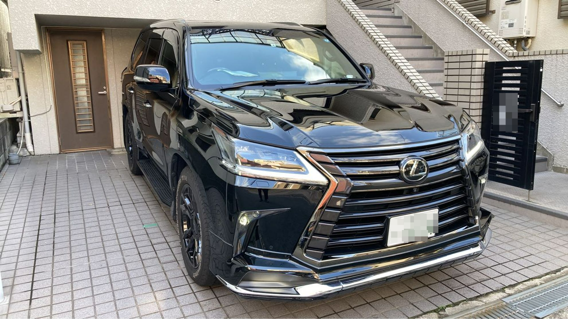 外装右前