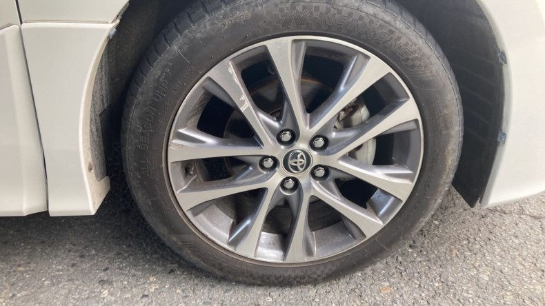 タイヤホイール前