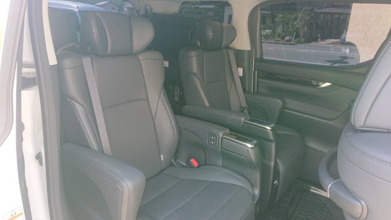 内装後方シート