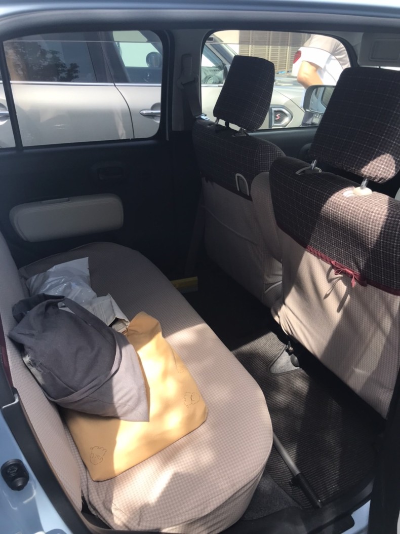 内装後方シート