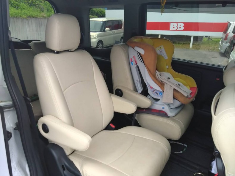 内装後方シート