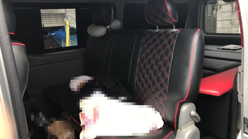 内装後方シート