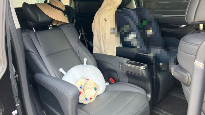 内装後方シート