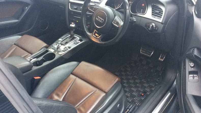 内装前方シート