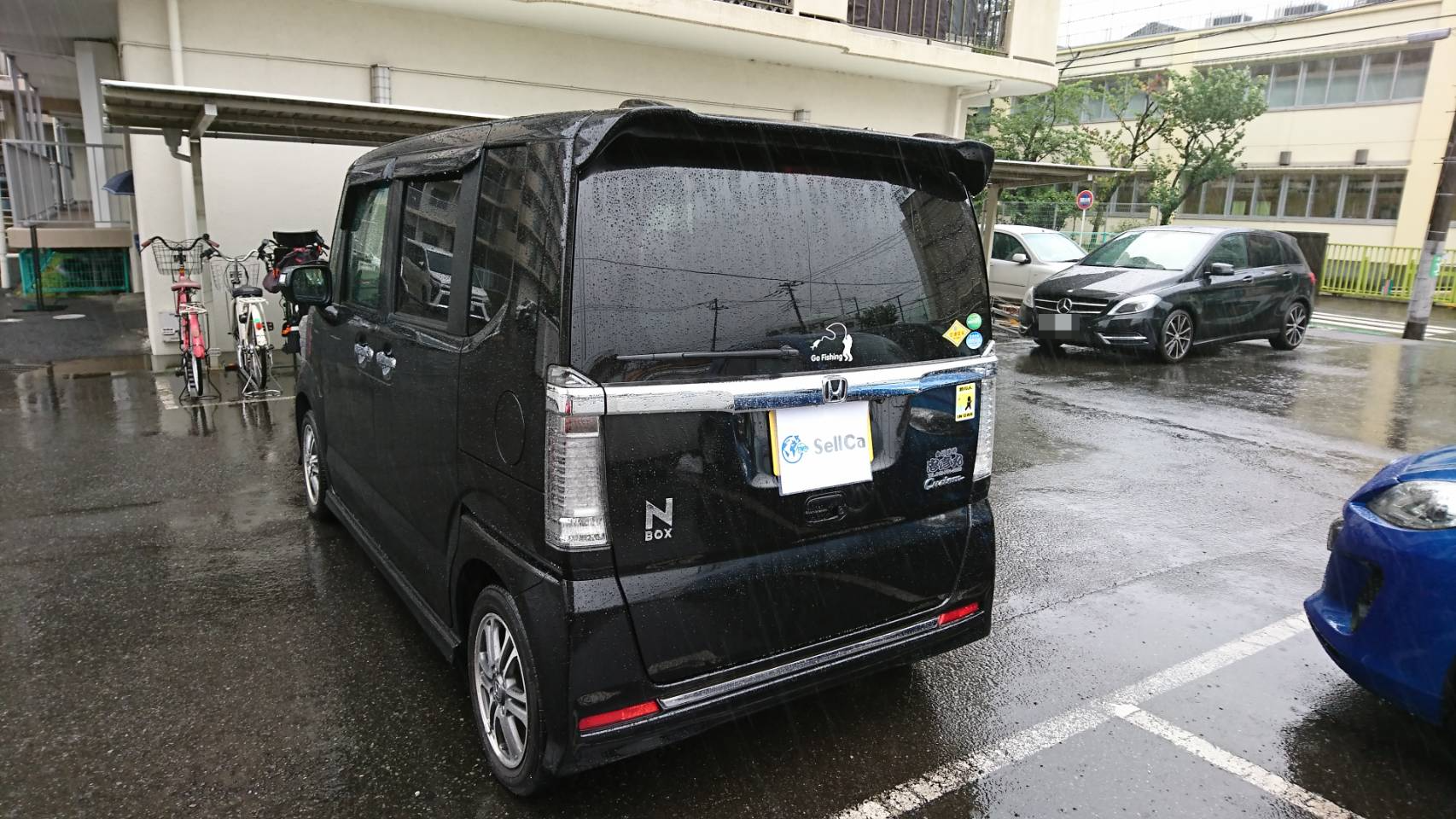 外装左後方
