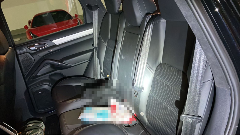 内装後方シート