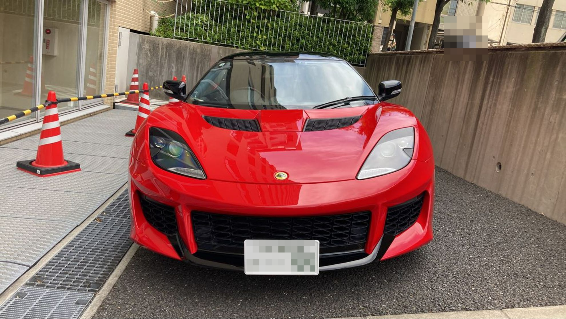 外装前方