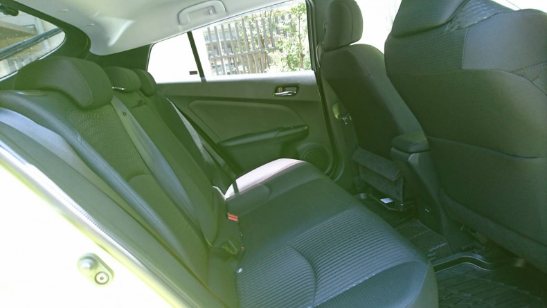 内装後方シート