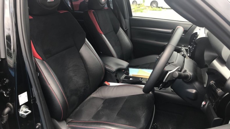 内装前方シート