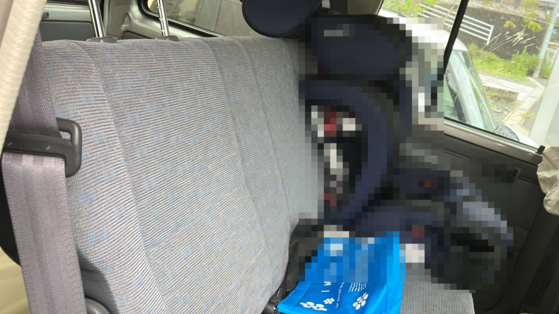 内装後方シート