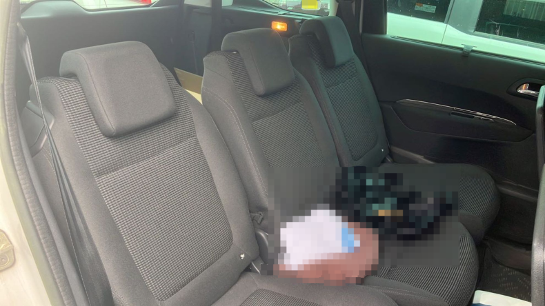 内装後方シート