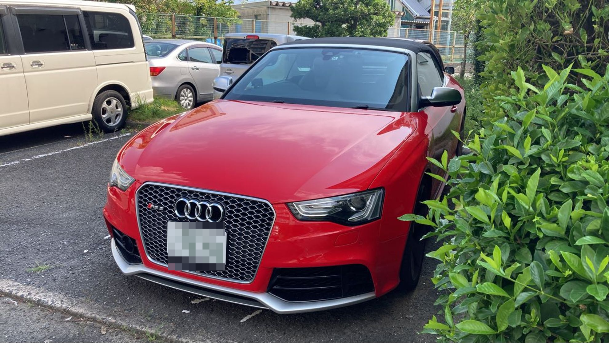 アウディ ＲＳ５カブリオレのサムネイル