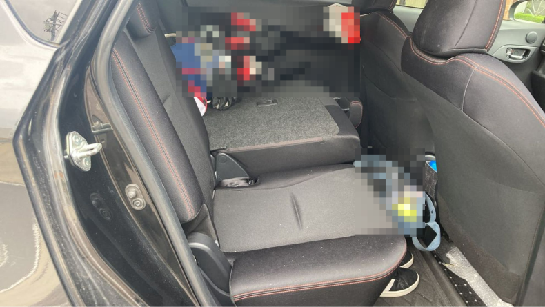 内装後方シート