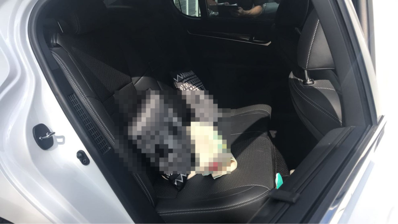 内装後方シート