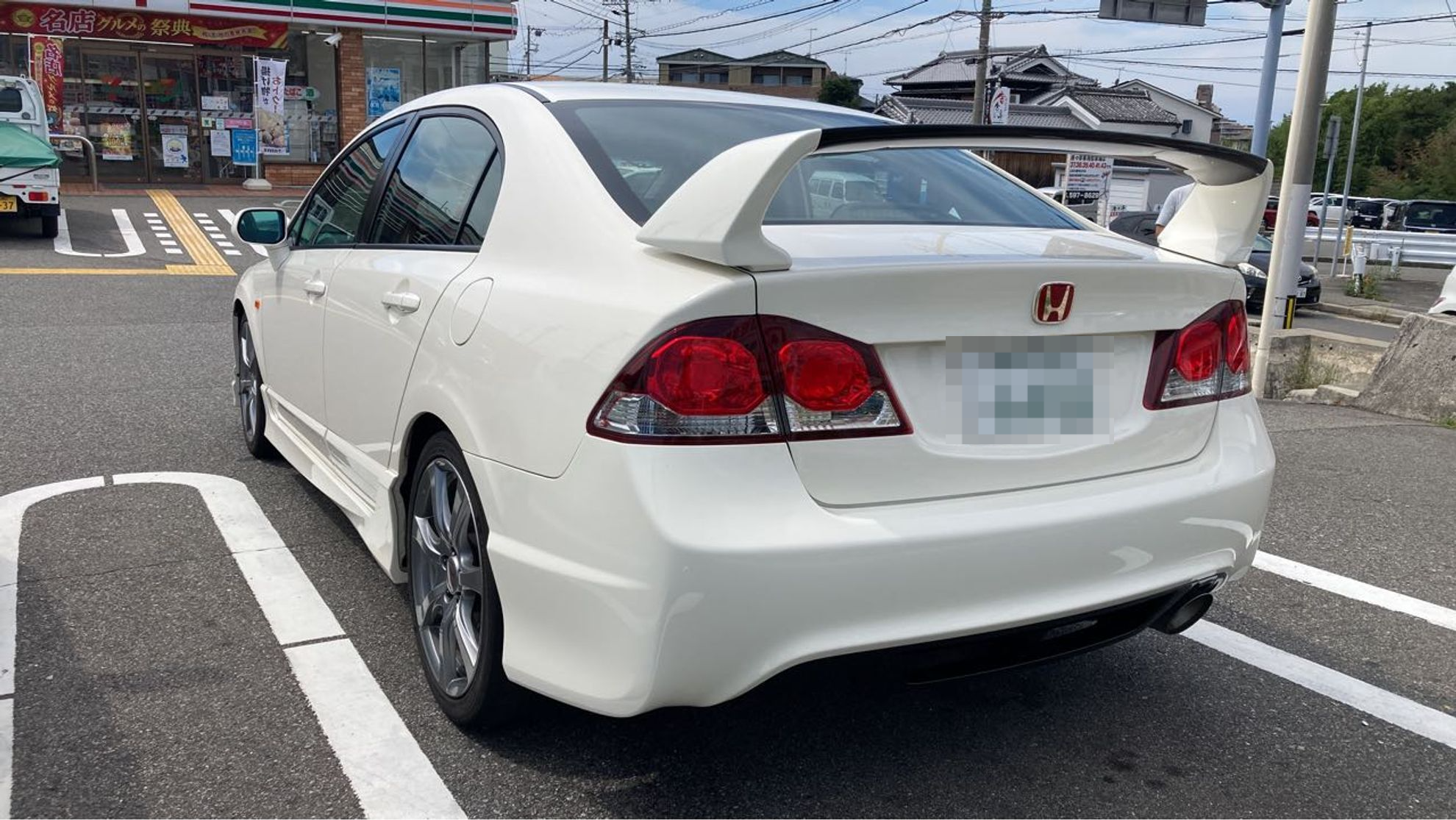 外装左後方